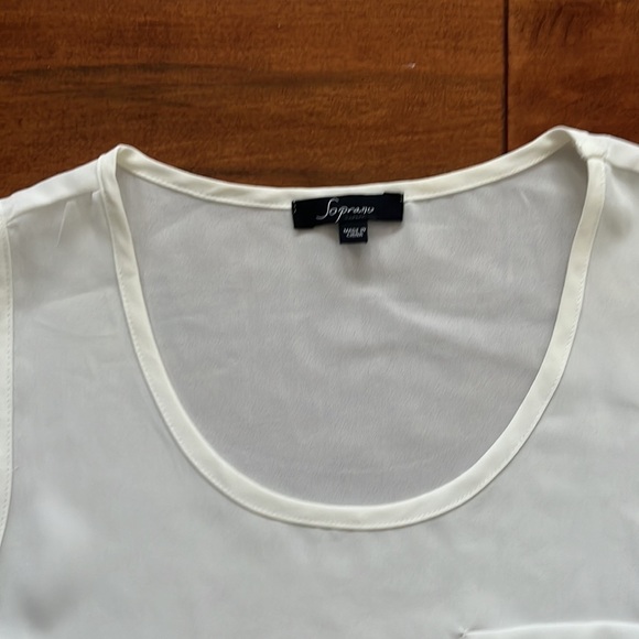 Soprano Ivory Sleeveless front small pocket Size M Top - Picture 3 of 7